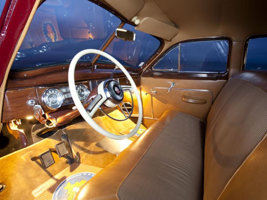  Packard Standard Eight Station Sedan 1948 года  (фото 3 из 36)